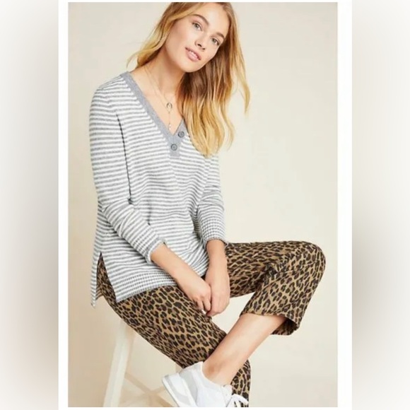 ANTHROPOLOGIE Serena V-Neck Sweater . - Picture 3 of 8